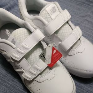 New balance 411 Velcro walking shoes